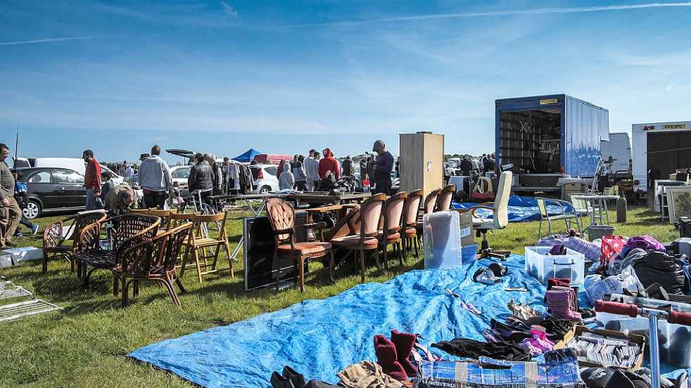 How to do a car boot sale sunny day